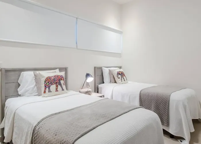Spacious 3br 3 Pools Gym 500mb Wifi Parking Hébergement de vacances